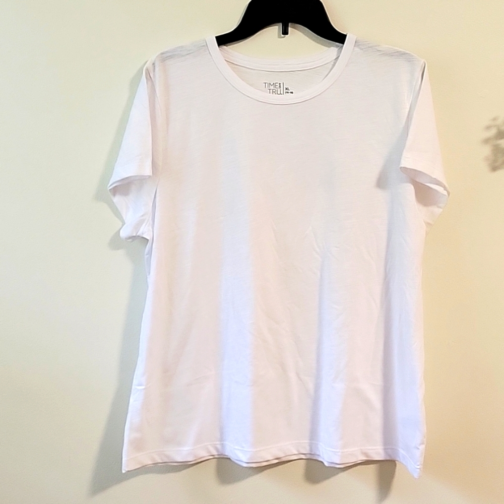 White Time and Tru t-shirt size XL